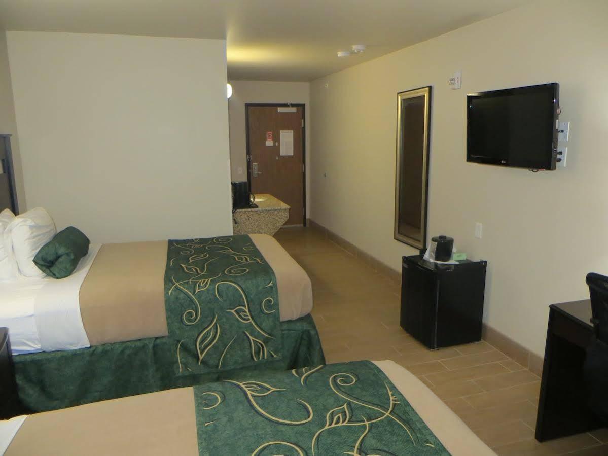 Baymont By Wyndham Glenwood Hotel Exterior foto